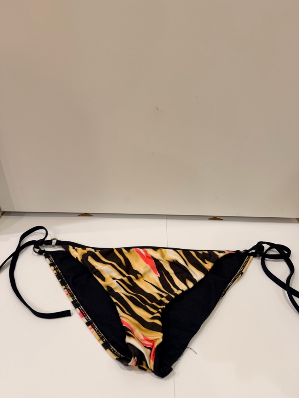 Hurley Bikini Bottom Size Medium – Abstract Print, Tie Side, Matching Top